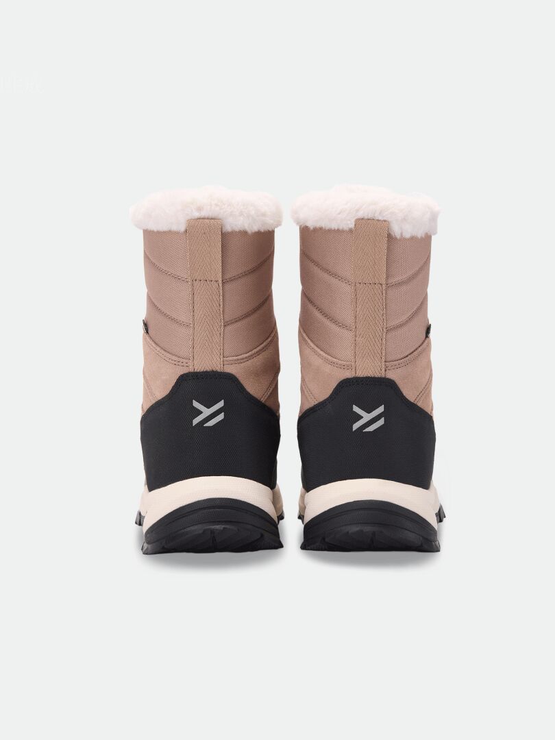 Rückansicht der beigen Halti Tornio 2 DX Winterschuhe mit weißem Kunstfellfutter, schwarzen Gummisohlen und Thinsulate-Isolierung.