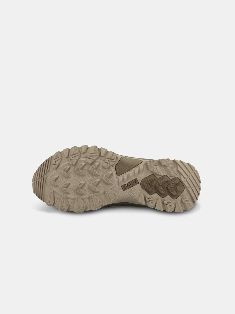 Die Unteransicht einer Halti Fara Low 3 DX Damen Schuhsohle mit robustem Profil auf weißem Grund.