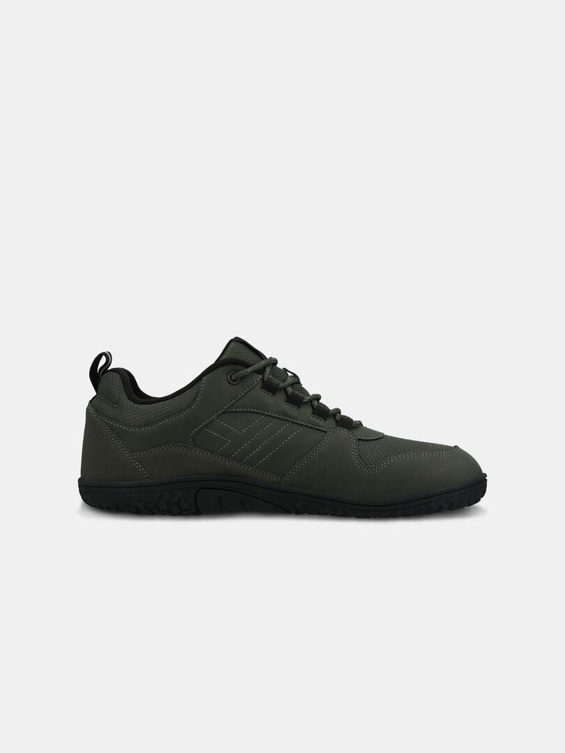 Halti Tuntuma DX Barfußschuh für Herren: dunkelgrün, schwarze Sohle/Schnürsenkel, genähte Details, natürliche Passform.