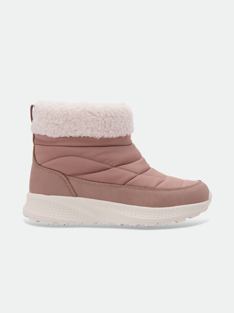 Halti Rest Winterschuhe für Damen: mauvefarbene, gesteppte Stiefeletten mit weißem Kunstfellkragen und einer dicken Gummisohle.