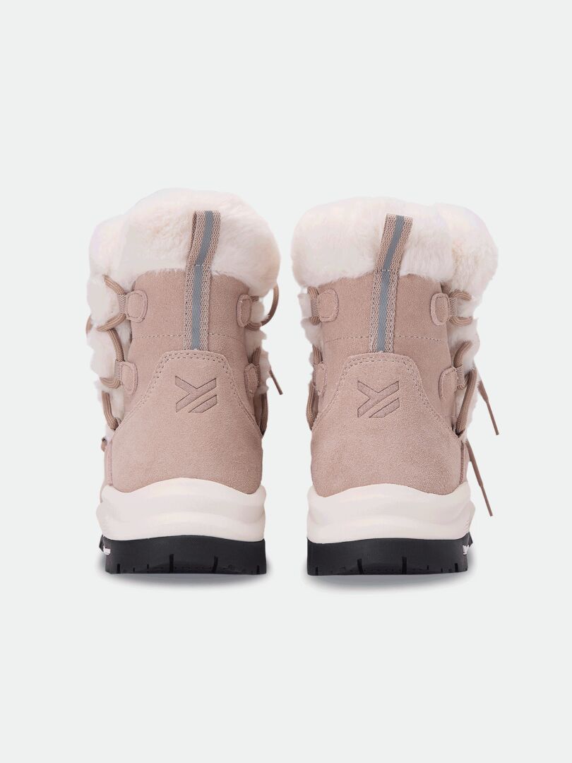 Rückansicht der beigen Halti Mukluk DX IC Winterstiefel für Damen mit Kunstfellkragen und Michelin Friction Ice Control-Sohlen.