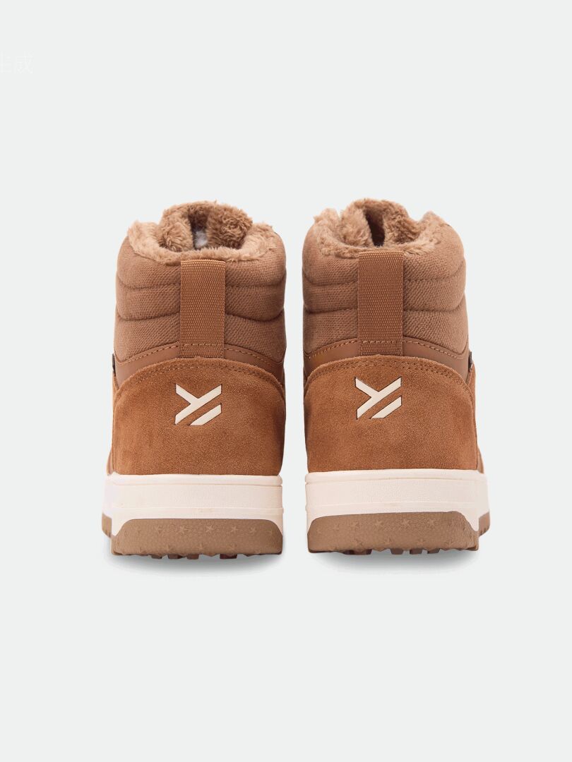 Ein Paar Halti Metso Mid DX Winterstiefel für Herren mit Fellfutter, von hinten auf weißem Hintergrund abgebildet.
