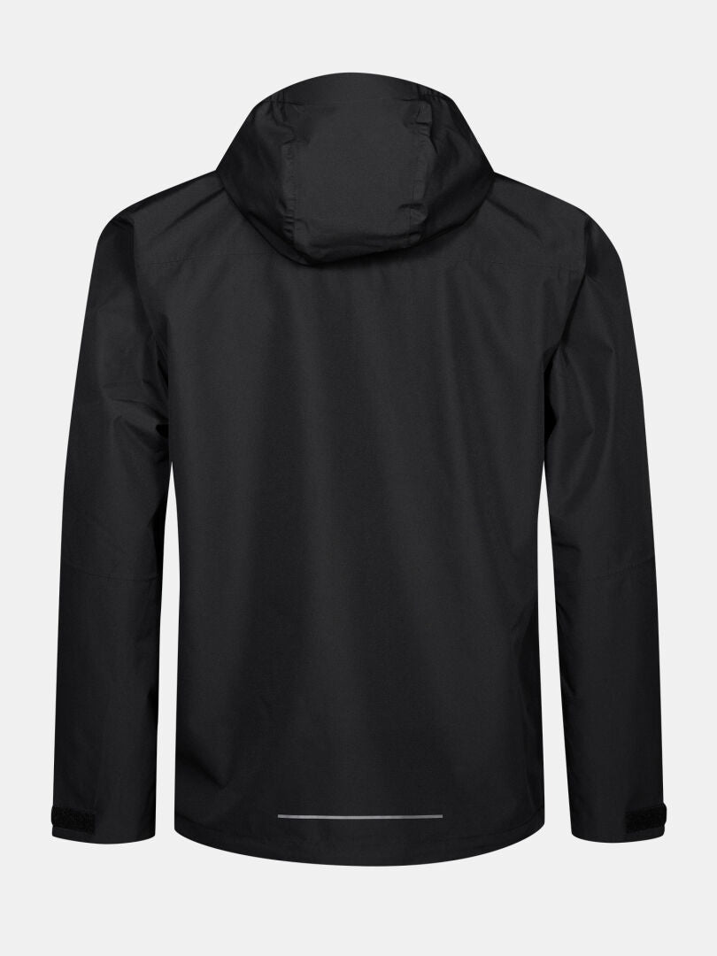 Die Halti Forter DX Regenjacke für Herren in Schwarz wird von hinten vor einem einfarbigen hellgrauen Hintergrund gezeigt.