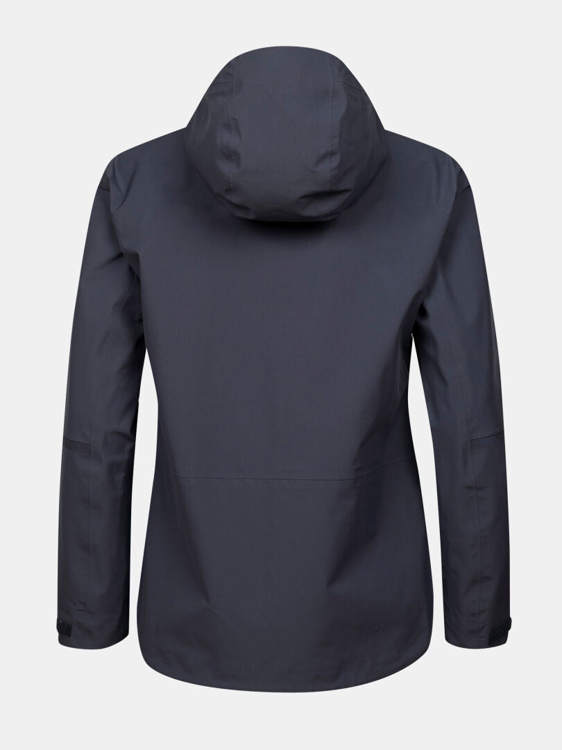 Rückansicht der Halti Kajana 3L DX Damen-Regenjacke in Dunkelgrau mit Kapuze und langen Ärmeln vor hellem Hintergrund.