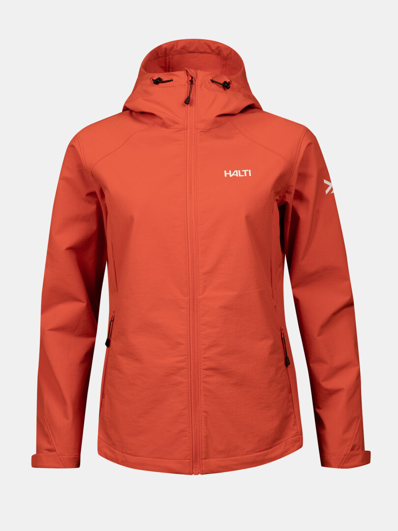 Vorderansicht der Halti Finholma X-stretch Damen Softshelljacke in orange mit Reißverschlusstaschen und Logo auf Brust und Ärmel.