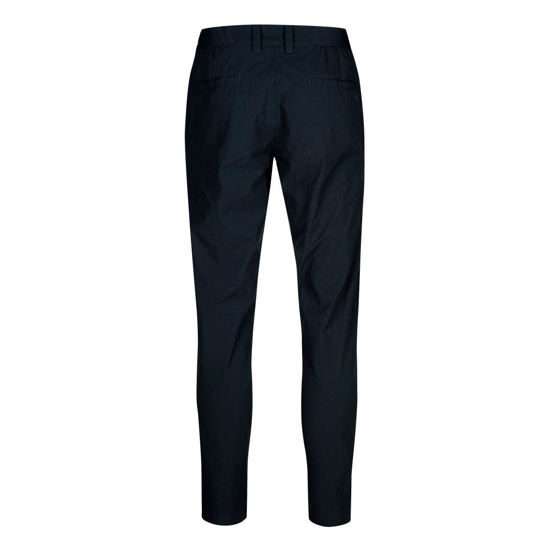 Rückansicht der Halti Drive X-stretch Chinos Herren in Schwarz, mit Gürtelschlaufen, Leistentaschen und Stretchmaterial.