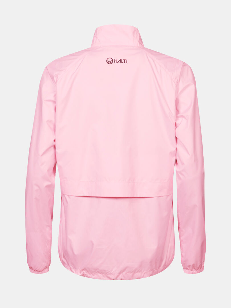 Die Halti Saime Windbreaker Jacke Damen ist rosa, winddicht und hat einen hohen Kragen sowie Logo am Rücken.