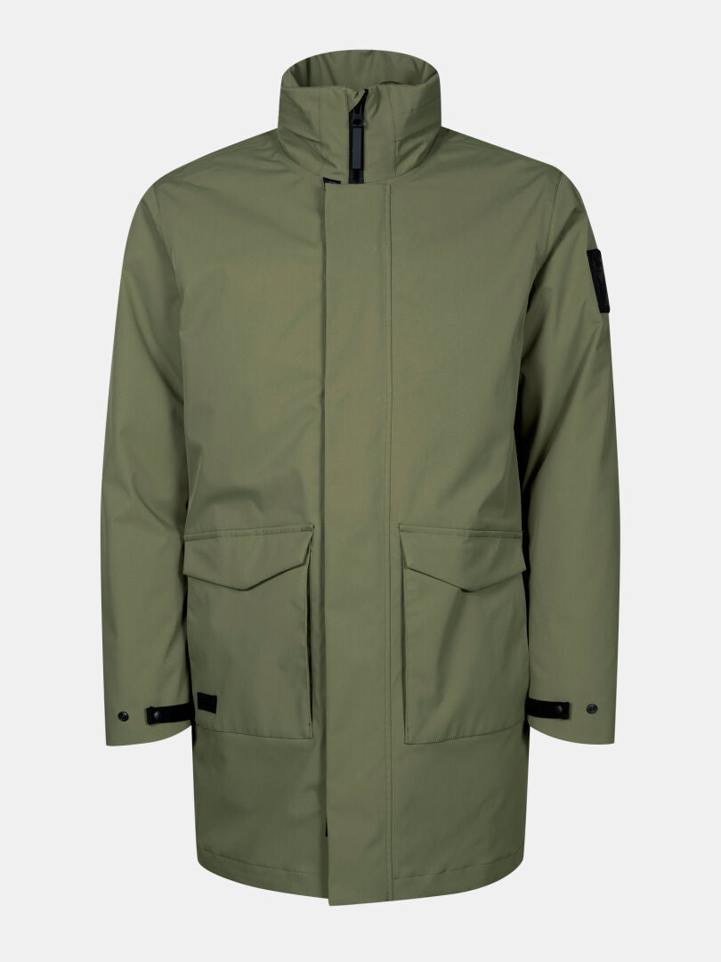 Halti Synkas II 3in1 DX Parka Herren: grüne, wasserdichte Outdoorjacke mit zwei Fronttaschen und hohem Kragen.