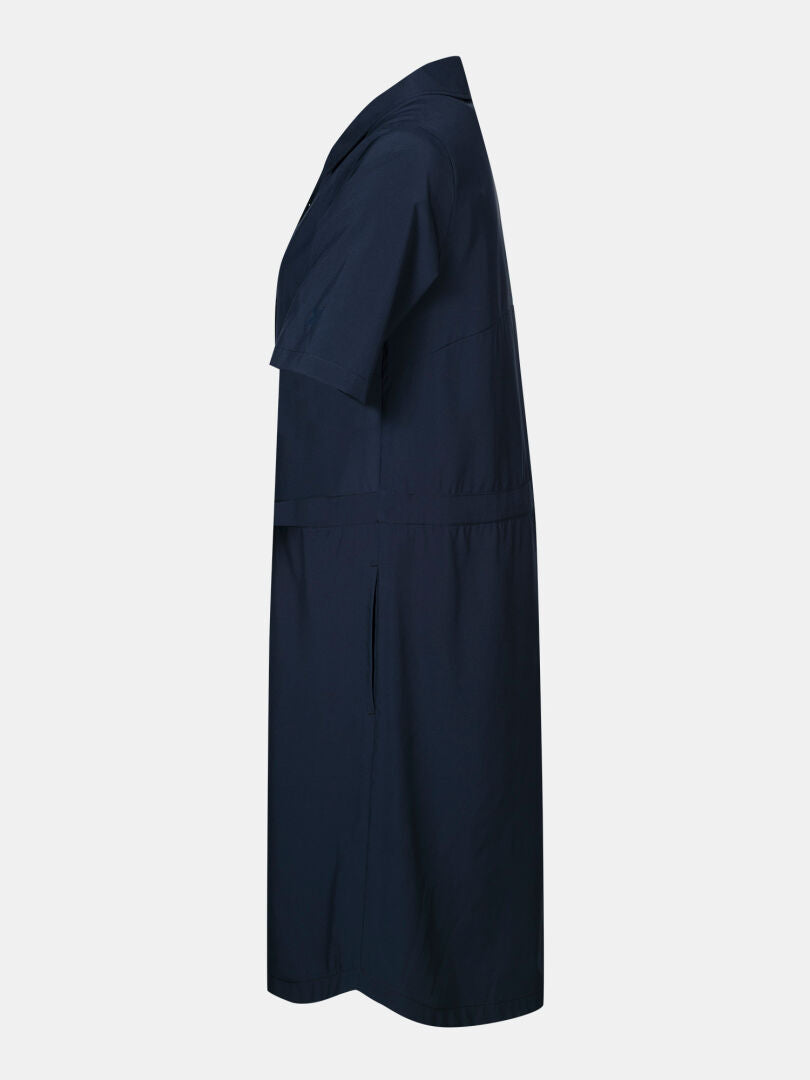 Seitenansicht des Halti Chipper II X-stretch Kleid Damen, knielang, UPF 50+, lässige Passform, auf einfarbigem Hintergrund.