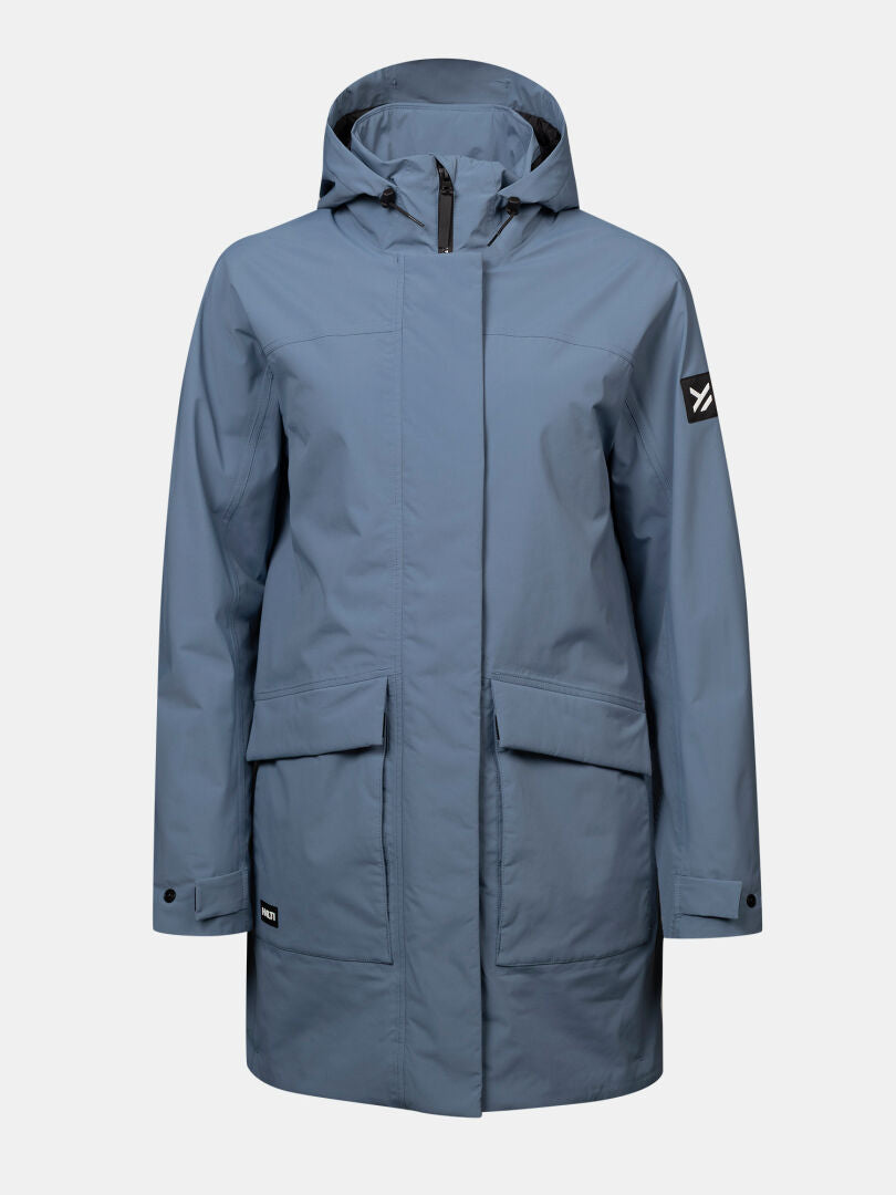 Halti Kortteli DX Isolierter Parka für Damen: hellblau, Wetterschutz, Reißverschluss und Druckknopfverschluss, Taschen, aufgesetzte Ärmel.