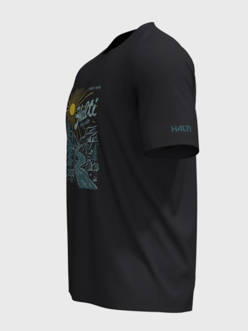 Vehka Unisex-T-Shirt von Halti: Schwarzes T-Shirt mit Naturmotiv und HALTI-Logo auf der Brust und am linken Ärmel.