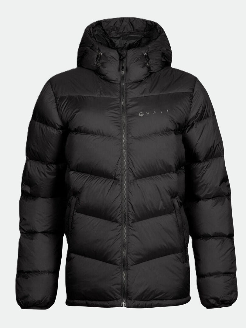 Die Versant Daunenjacke Damen von Halti hat eine Kapuze, einen Frontreißverschluss und ein Logo - ideal als Winterjacke für draußen.