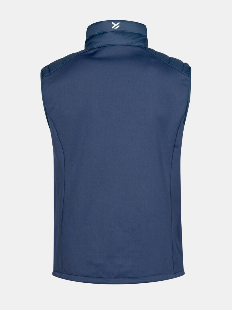 Die Halti Huippu Daunenweste Herren in navy, hier von hinten mit hohem Kragen und Logo, ist perfekt für Outdoor-Aktivitäten.