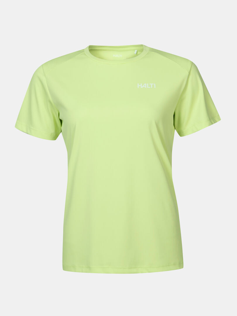 Das Salves T-Shirt Damen von Halti in Hellgrün aus recyceltem Polyester mit Logo, vor weißem Hintergrund.
