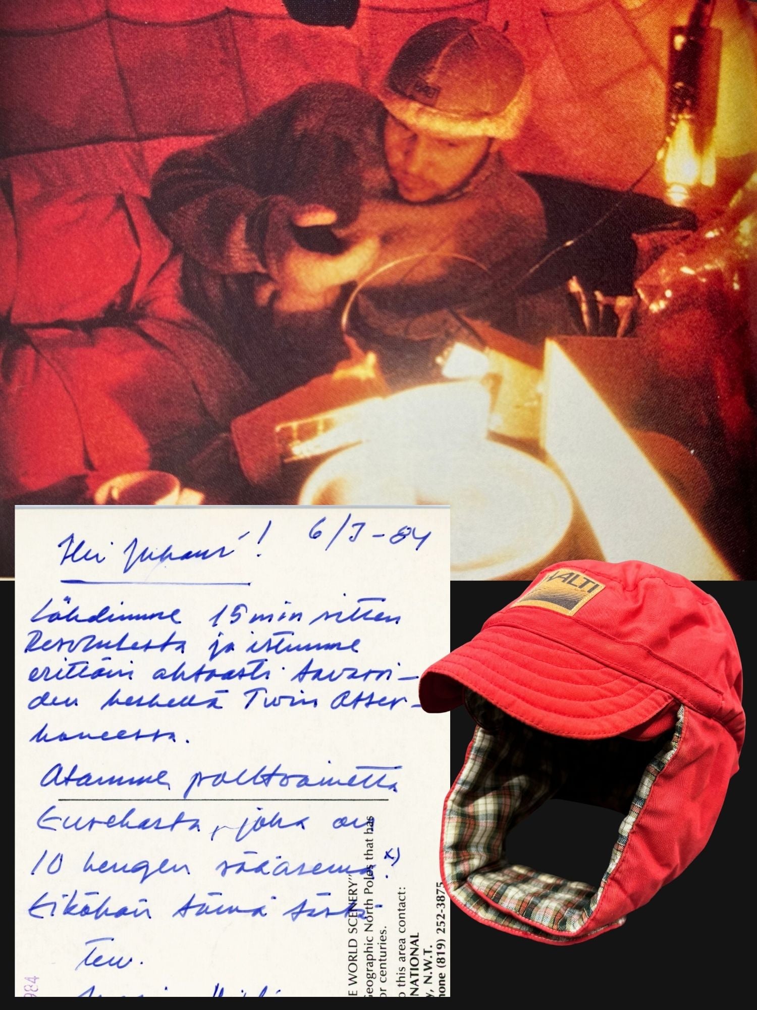 Eine Person mit roter Mütze bei der Arbeit im Halbdunkel, eine handschriftliche Notiz und eine Nahaufnahme einer roten Wintermütze mit Ohrenklappen.