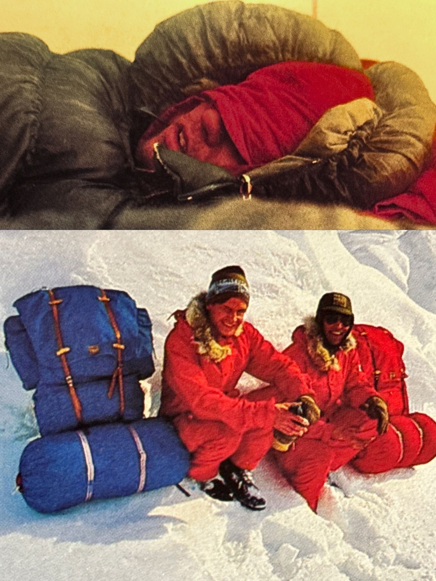 Oben: Person in einem Schlafsack. Unten: Zwei Personen in roten Anzügen sitzen im Schnee neben großen blauen Rucksäcken.