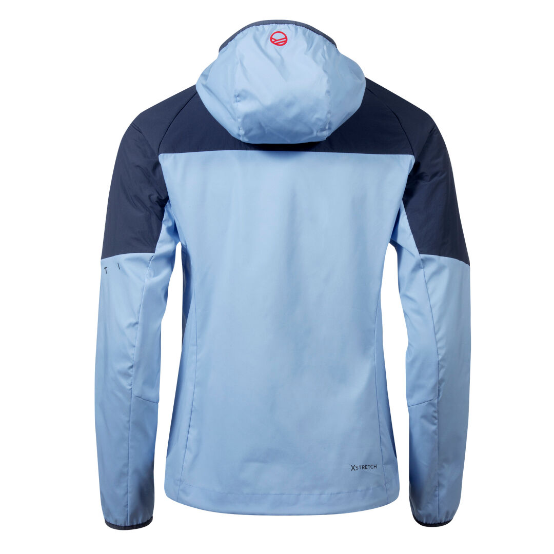 Die Halti Crust Damen Layer Jacke in Hellblau mit dunkelblauem X-Stretch-Material, von hinten auf Weiß abgebildet.