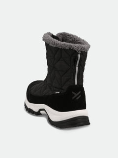 Halti Sletta Zip DX Winterstiefel Damen in schwarz mit grauem Fellfutter, gesteppten Nähten und einer zweifarbigen Sohle, Rückansicht.