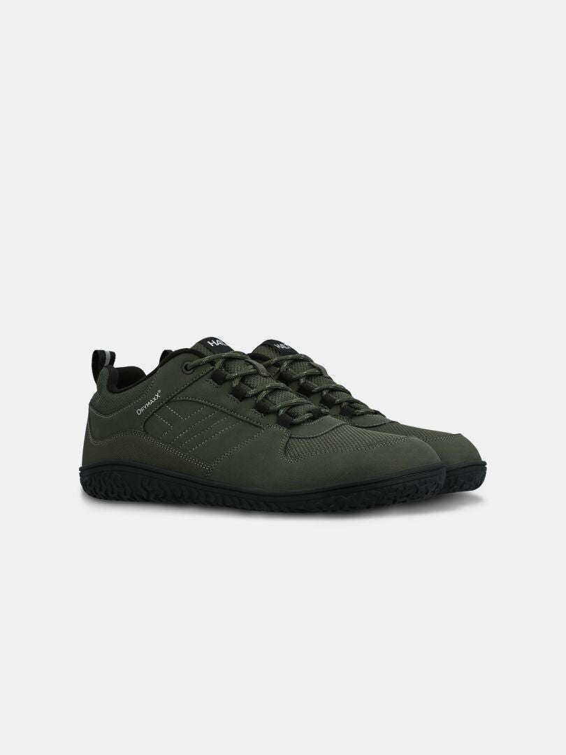 Halti Tuntuma DX Barfußschuh für Herren, dunkelgrüne Sportschuhe mit schwarzen Sohlen, vor weißem Hintergrund.