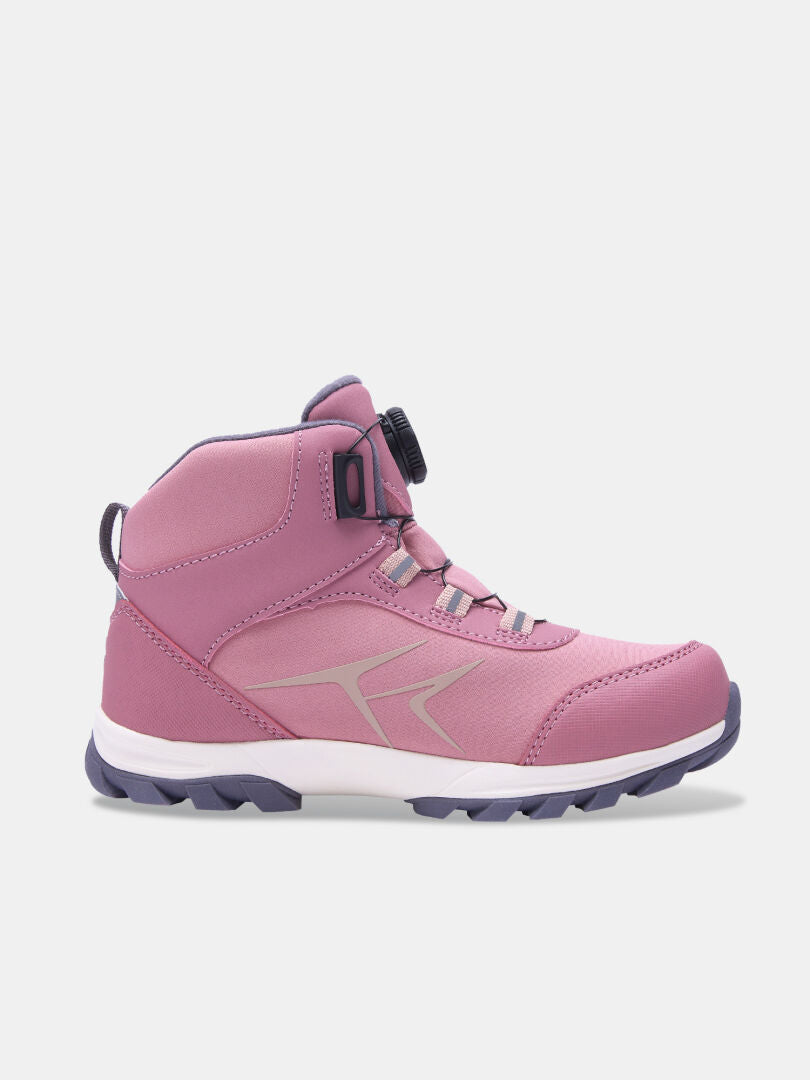 Mauvefarbene, wasserdichte Halti Tribe Dada DX Outdoor-Schuhe für Kinder, High-Top-Modell mit Drehverschluss-Schnürsystem und profilierter Sohle.