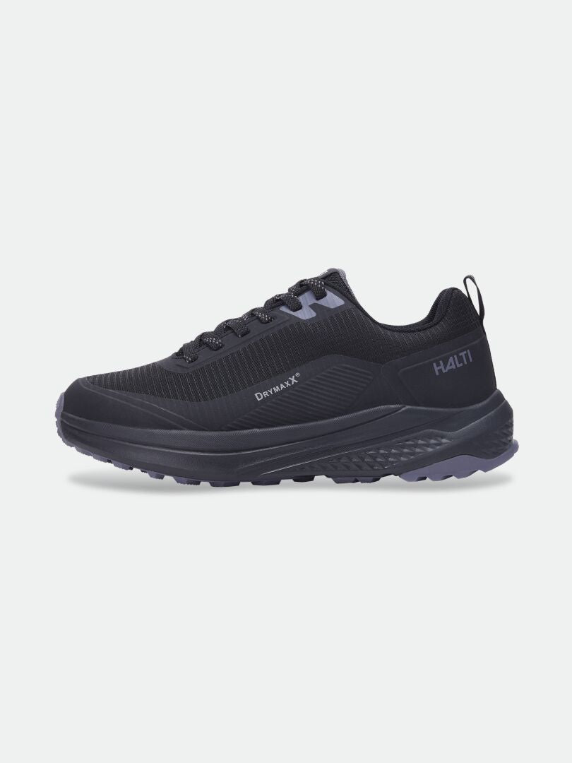 Halti Asento DX Damen-Outdoor-Schuh, schwarz, mit Textil-Obermaterial und Profilsohle, seitliches Logo.