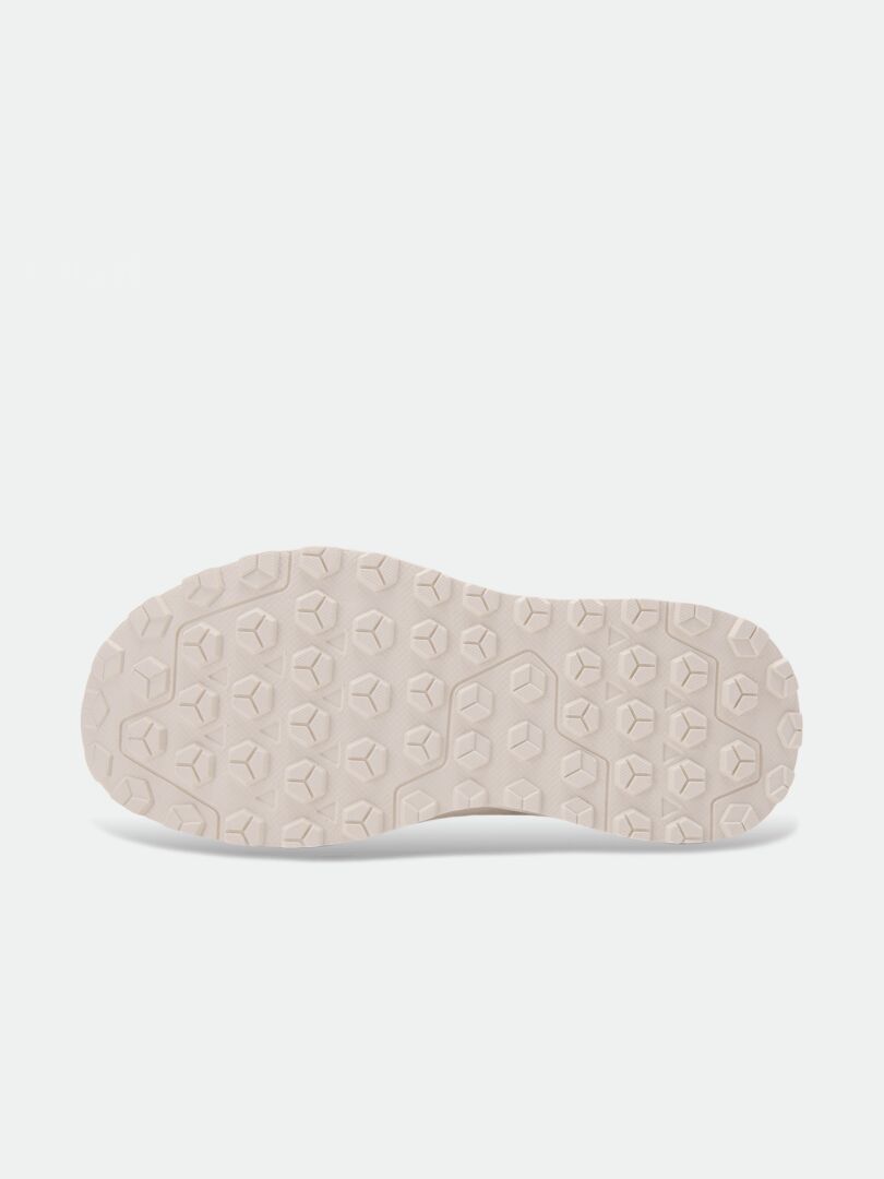 Helle Sohle mit geometrischem Profil bei den Halti Rest Winterschuhen für Damen.