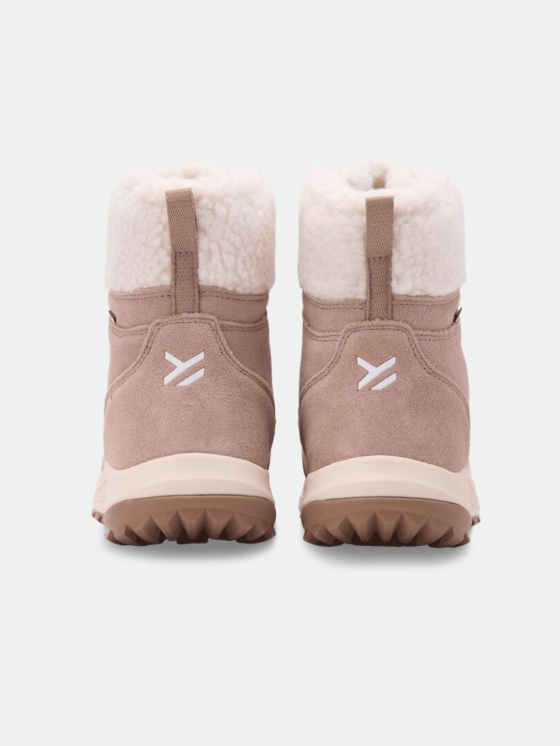 Halti Doris DX Winterstiefel für Damen aus Veloursleder mit weißem Fleecefutter, von hinten auf hellem Hintergrund.