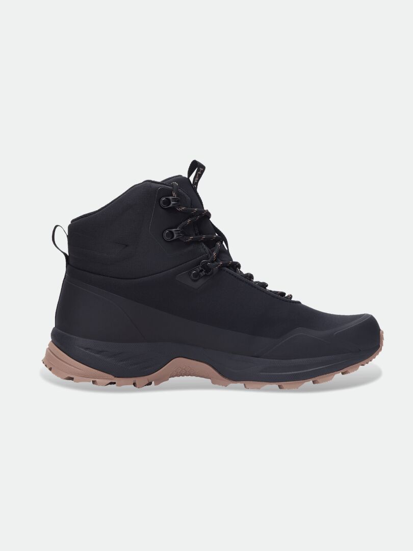 Die Halti Fara 4 DX Mid Outdoor-Schuhe für Herren in Schwarz mit braunem Profil sind hier in der Seitenansicht auf weißem Hintergrund abgebildet.