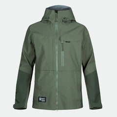 Halti Hiker DrymaxX 3L Damenjacke in Olivgrün mit Kapuze, Brusttasche und verstärktem Ellbogen auf neutralem Hintergrund.