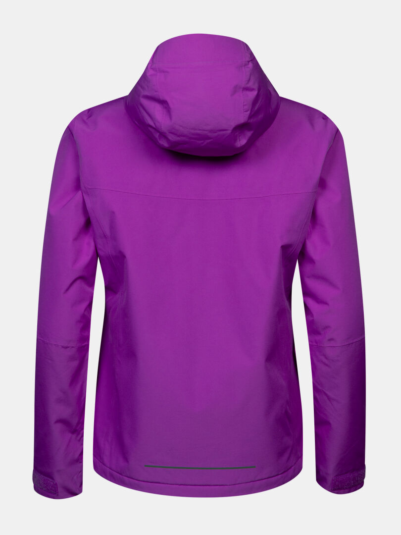 Rückansicht einer violetten Forter DX Warm Regenjacke Damen mit Kapuze – Outdoor-Jacke.