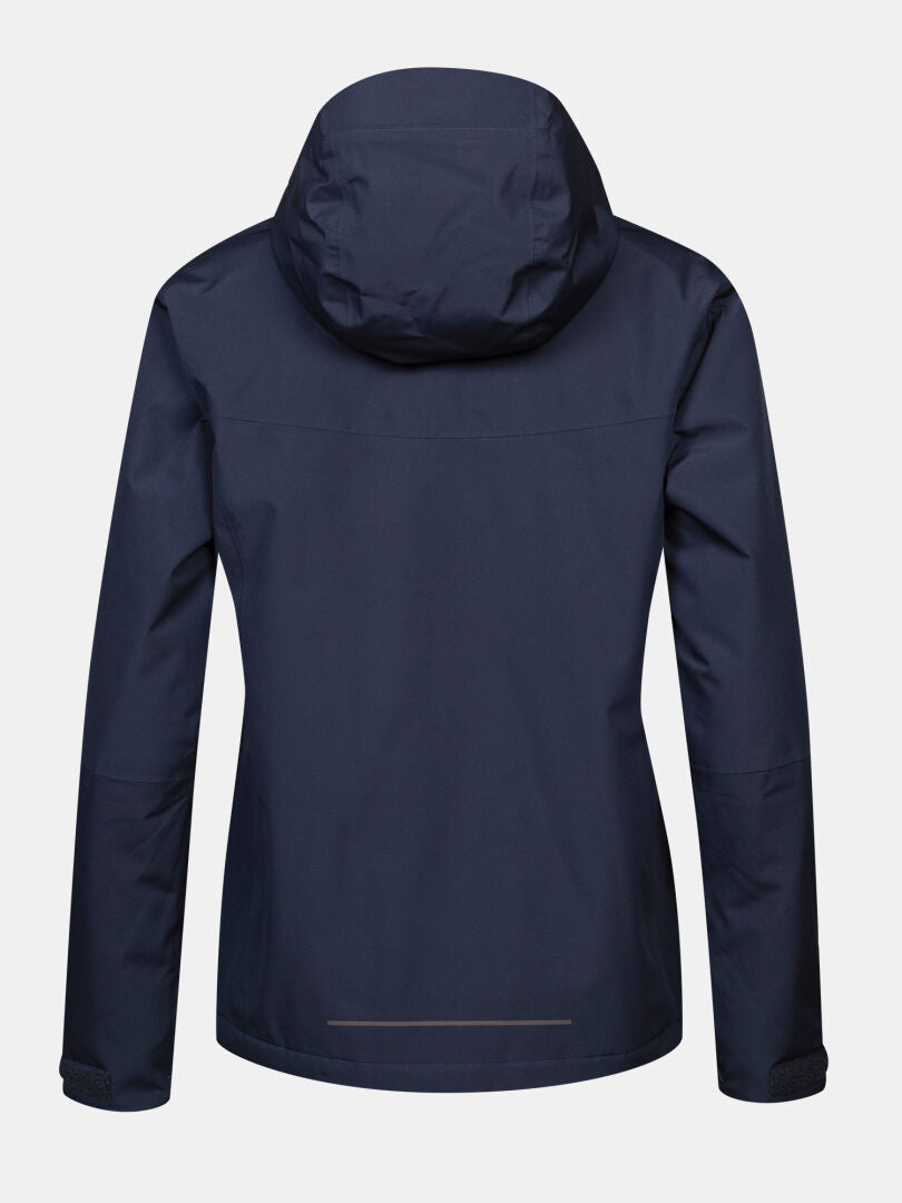 Rückansicht einer marineblauen, wind- und wasserdichten Halti Forter DX Warm Regenjacke Damen mit Kapuze.