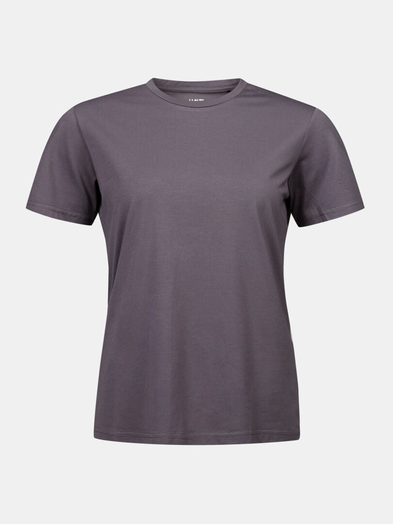 Halti Kalteva T-Shirt Damen: Graues, kurzärmeliges Rundhals-T-Shirt aus nachhaltiger Holzfaser auf weißem Grund.