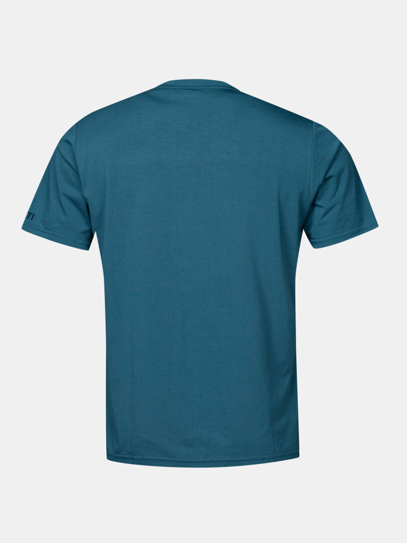 Ein einfarbig blaues Halti Kalteva T-Shirt Herren, kurzärmlig, von hinten auf weißem Grund abgebildet.