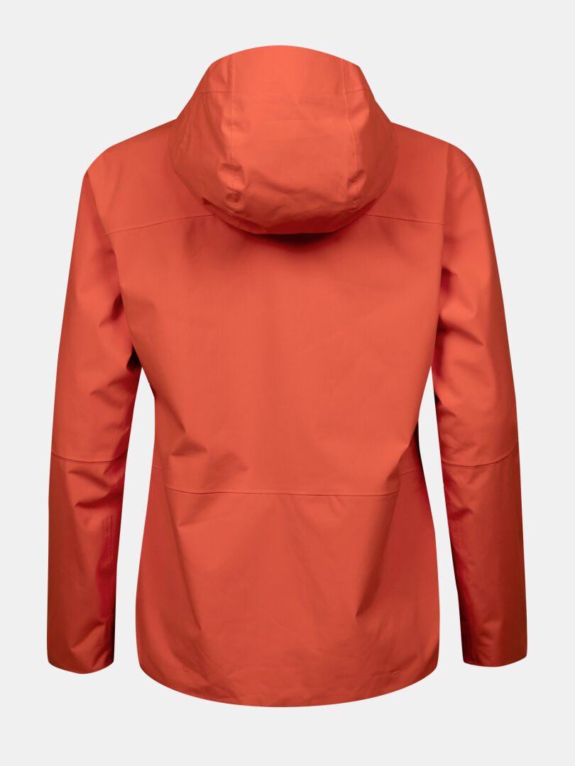 Eine Rückenansicht der orangefarbenen Halti Staala DrymaxX Regenjacke Damen mit langen Ärmeln vor einem schlichten weißen Hintergrund.