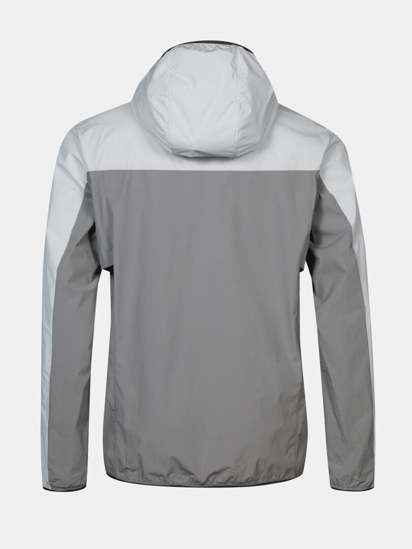 Eine graue Halti Pallas Cool X-stretch Herrenjacke mit UPF 50+ von hinten auf weißem Hintergrund.