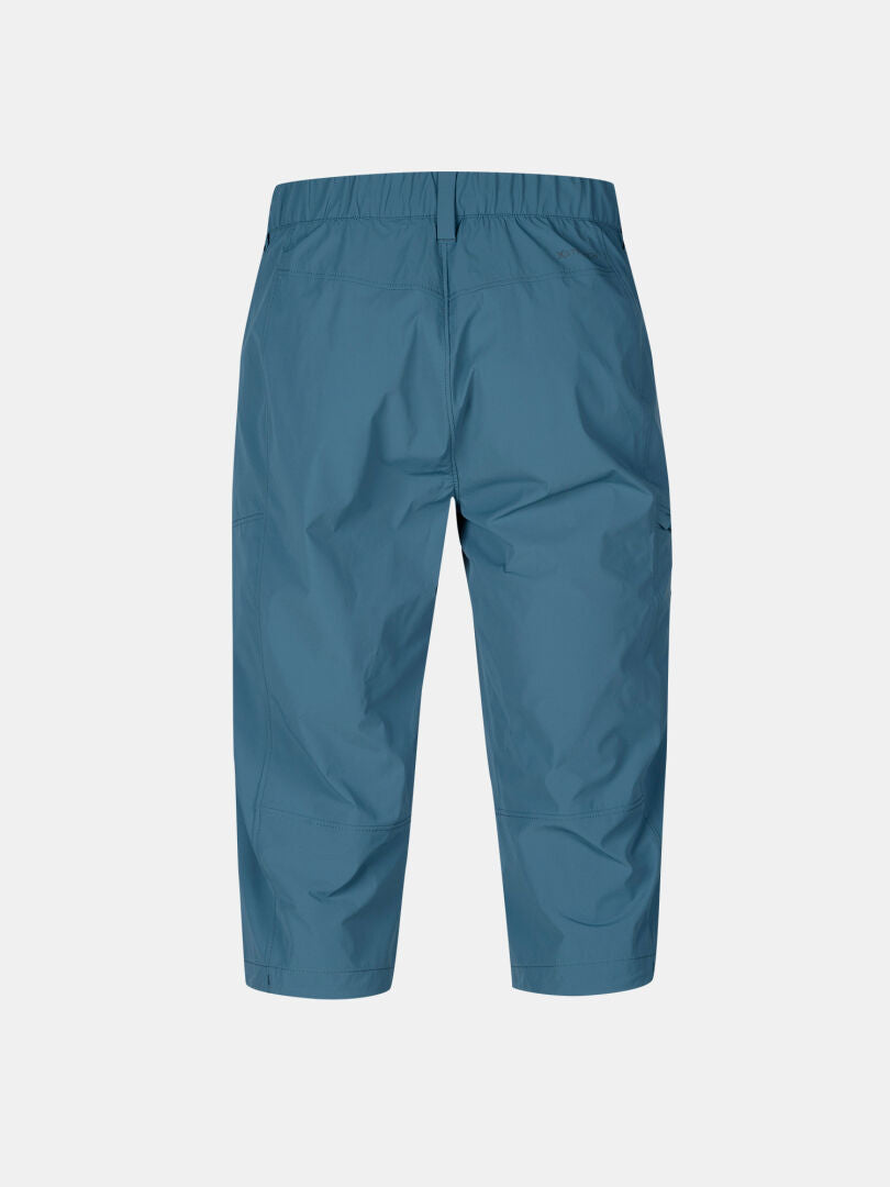 Rückenansicht der Halti Pallas Cool X-stretch Caprihose Herren, UPF 90+ und Stretch-Bund, ideal für sommerliche Aktivitäten.