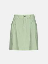 Hellgrüner Halti Drive X-Stretch Rock Damen Plus, knielang mit Knopf vorne, Reißverschluss, Gürtelschlaufen und Seitentaschen.