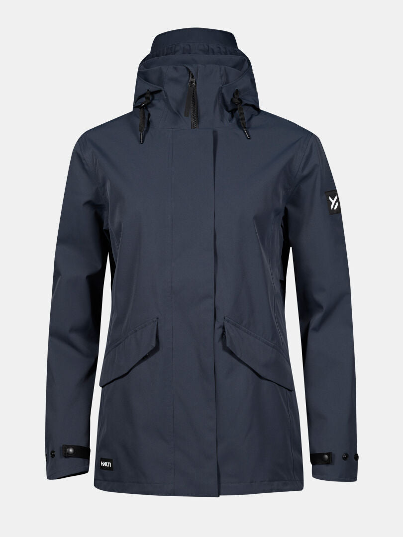 Die Halti Tokoi DX Jacke Damen in navy mit Pattentaschen, verstellbaren Bündchen und Wetterschutz auf hellem Grund.