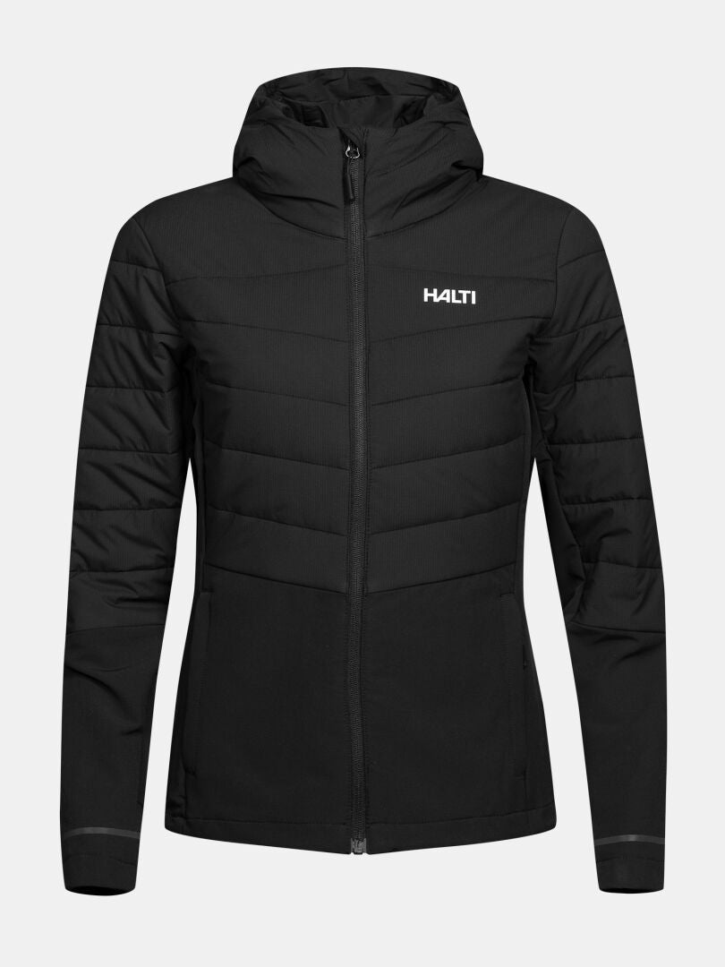 Schwarze „Valimo Hybrid Insulation Jacke Damen“ von Halti mit Kapuze, Frontreißverschluss und Logo auf der Brust, auf einfarbigem Hintergrund.