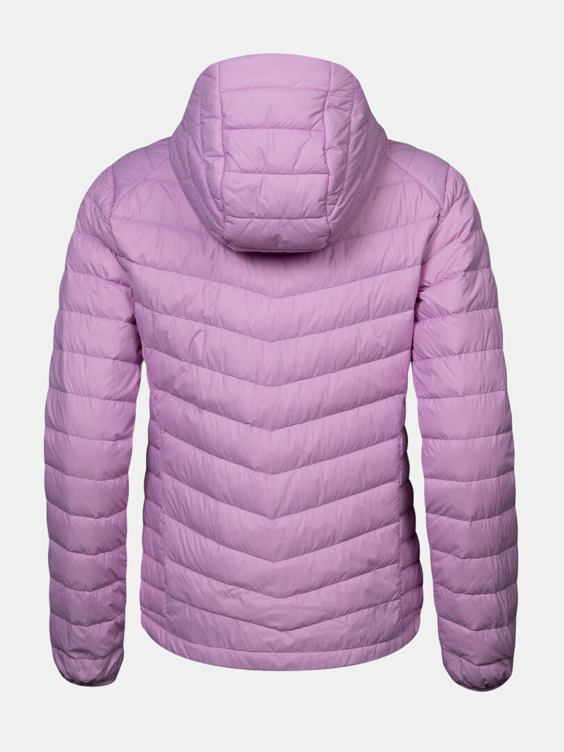 Rückansicht einer hellvioletten, gesteppten Huippu Untuvia Daunenjacke Damen mit Kapuze, ideal für Outdoor-Aktivitäten.