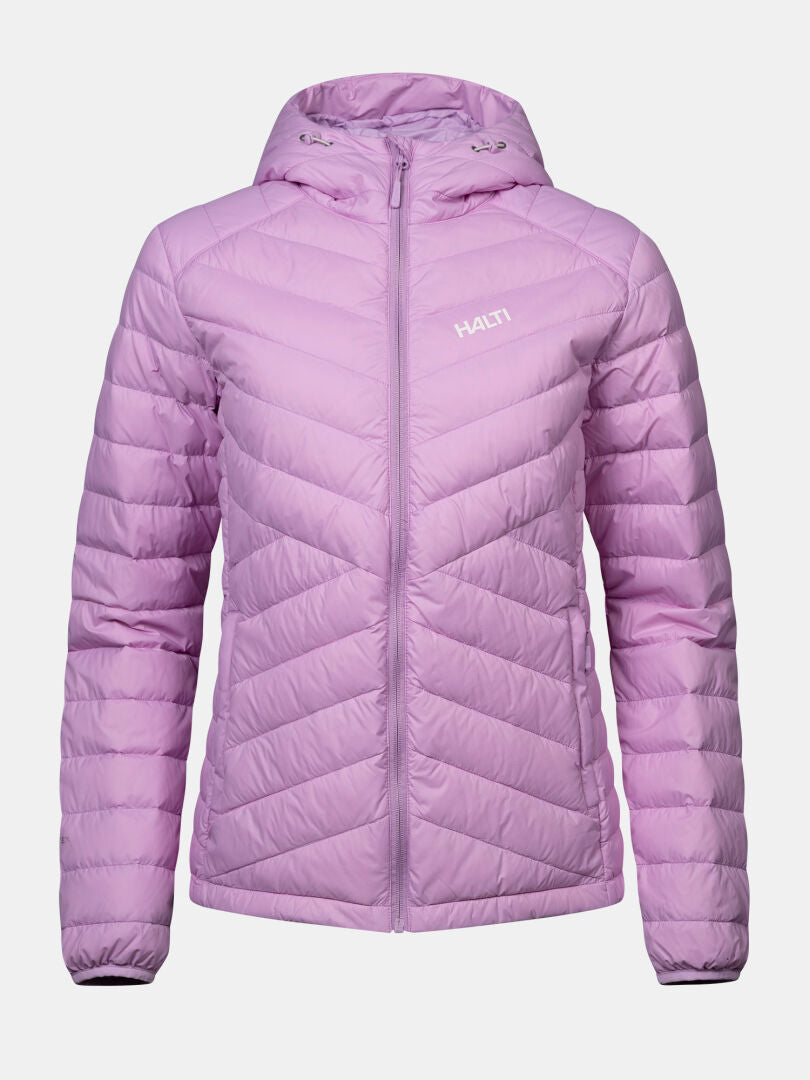 Hellviolette, gesteppte Halti Huippu Untuvia Daunenjacke für Damen mit Kapuze und Reißverschluss vorne.