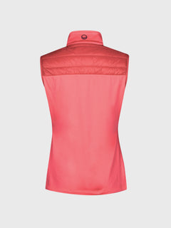 Rückansicht der Halti Veidnes Damen Vest in Pink mit gestepptem Obermaterial und kleinem, kreisförmigem Logo unterhalb des Kragens.