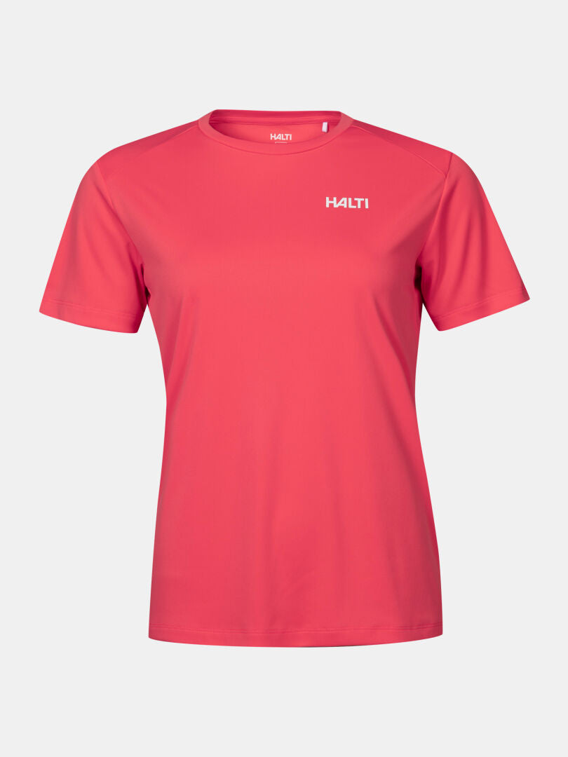 Das Salves T-Shirt Damen Plus von Halti ist rosa, mit einem Logo auf der Brust und aus recyceltem Polyester hergestellt.
